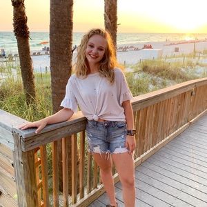 Meet your Posher, Mallory